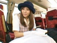 麻美ゆま バスガイドとして男子校の修学旅行にサプライズ参加